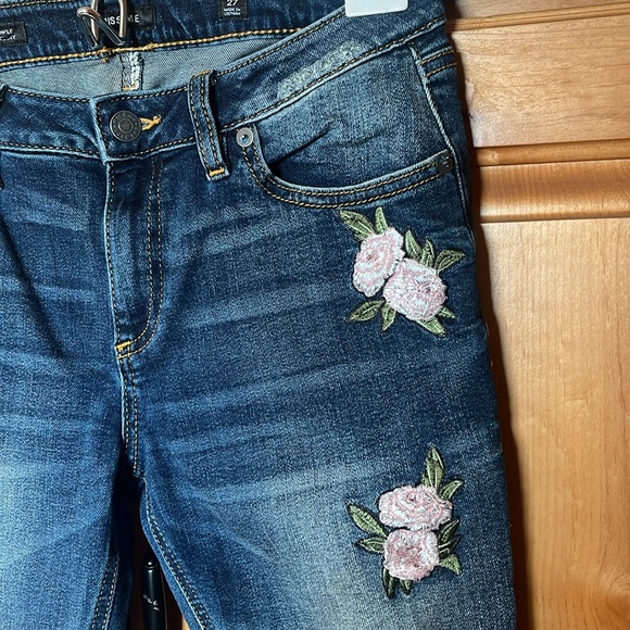 Miss Me Ankle Skinny Jeans - Picture 6 of 8